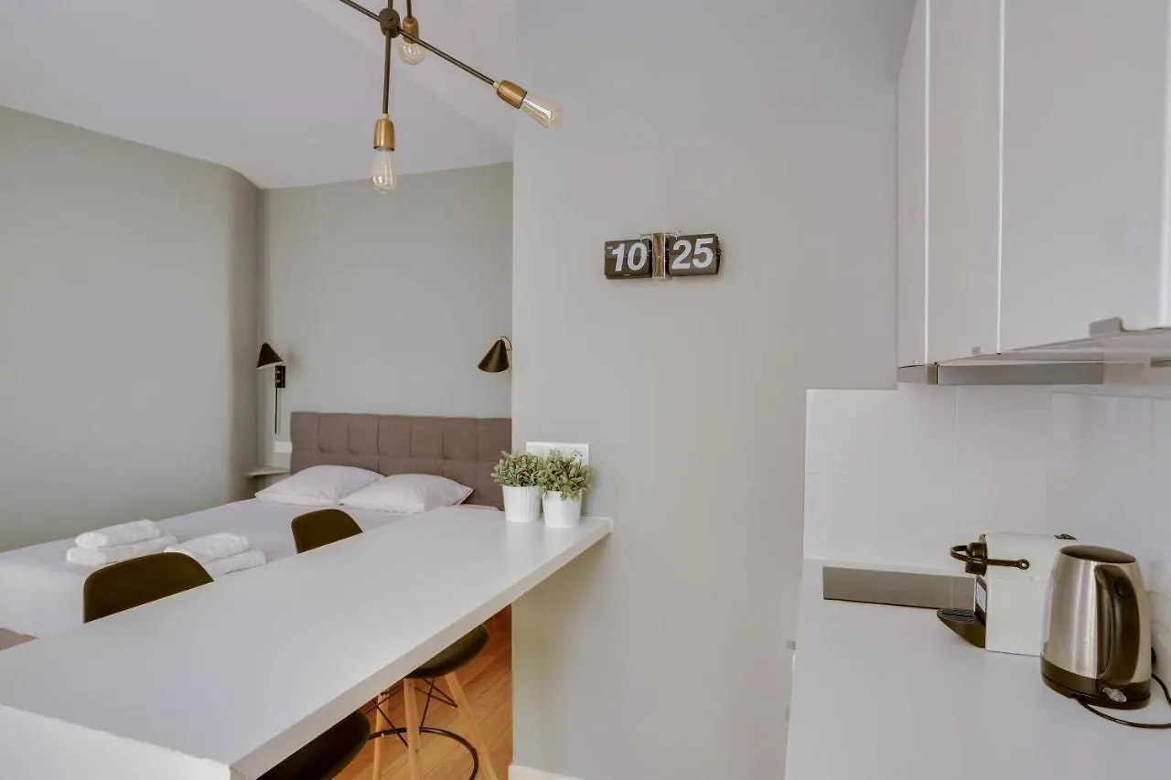 Charmant Studio Au Coeur De Paris Pour 2 Personnes By Weekome Apartment